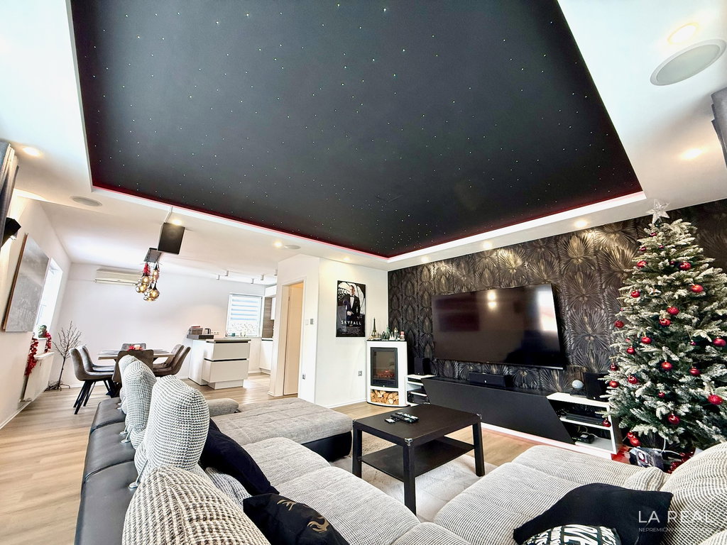 e1-2__cX8rtiaV-1900x1425