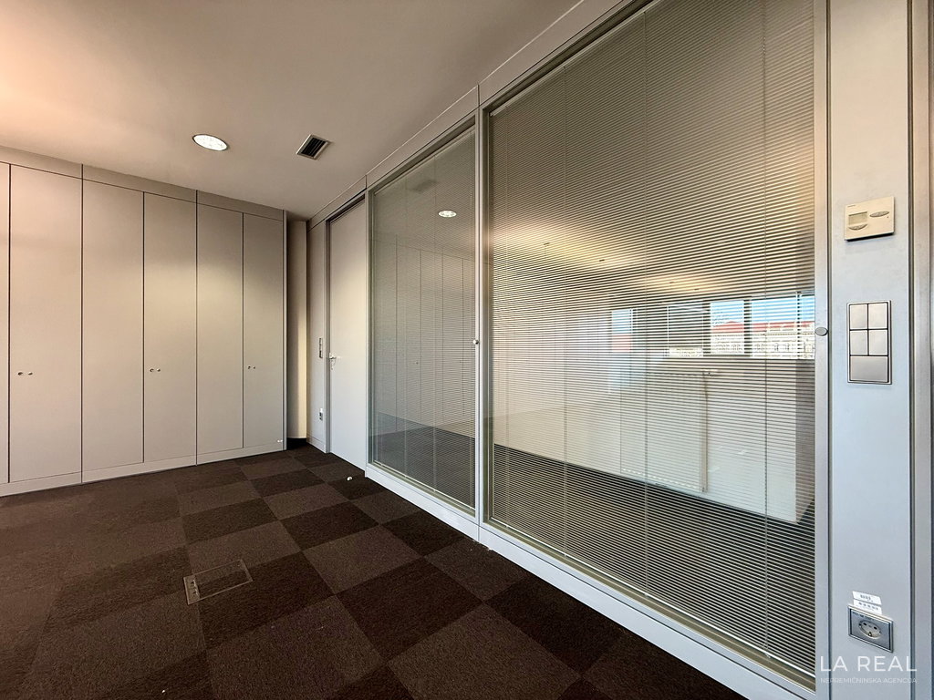 e1-6__p9ys4G64-1900x1425