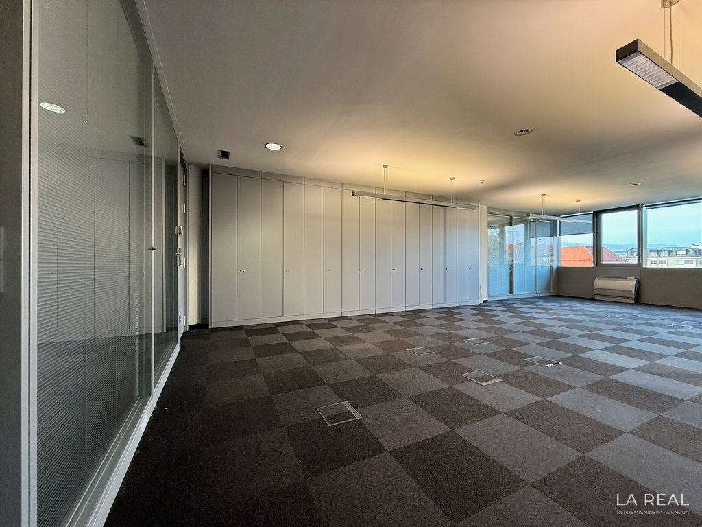 e1-8__lGqPKazP-1900x1425