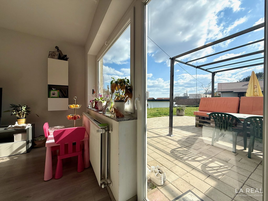 e1-9__iOKXVObq-1900x1425