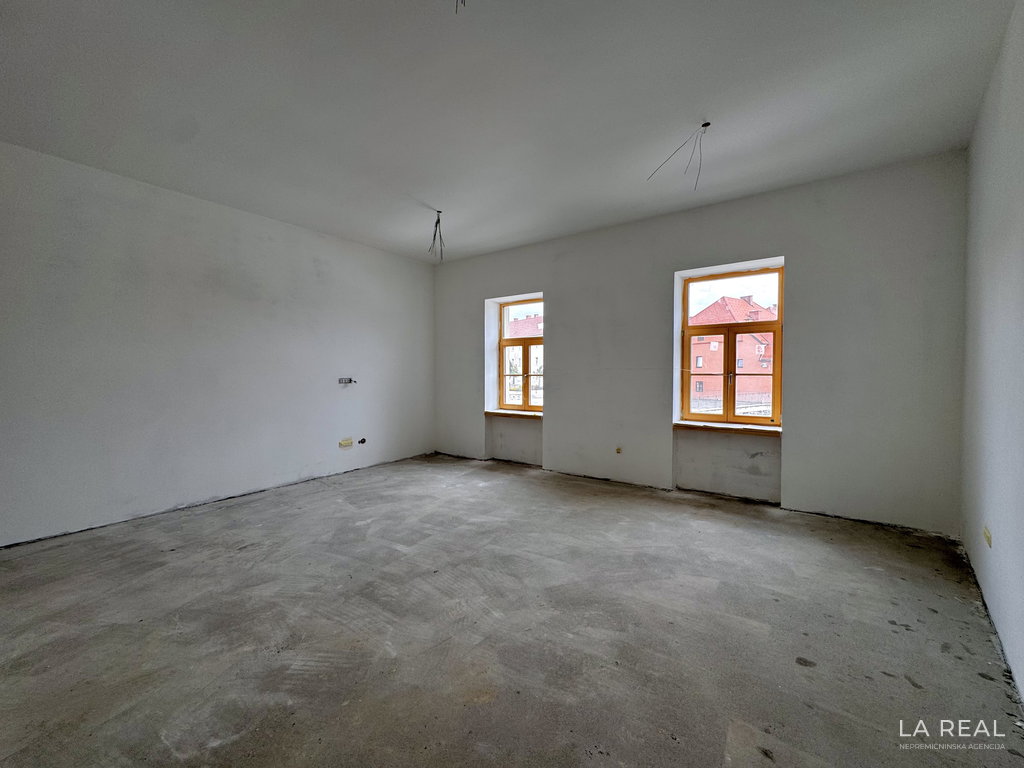 img-8323__J9idMCPB-4032x3024