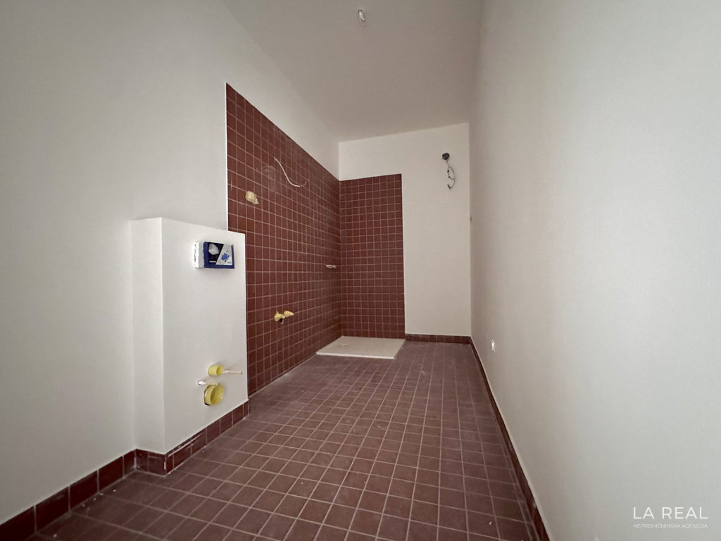 img-8330__cdZmC2wB-3880x2910