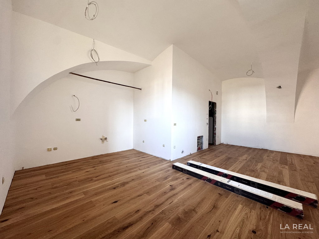 img-9068xztxzhhr-4032x3024__69d18221853f2