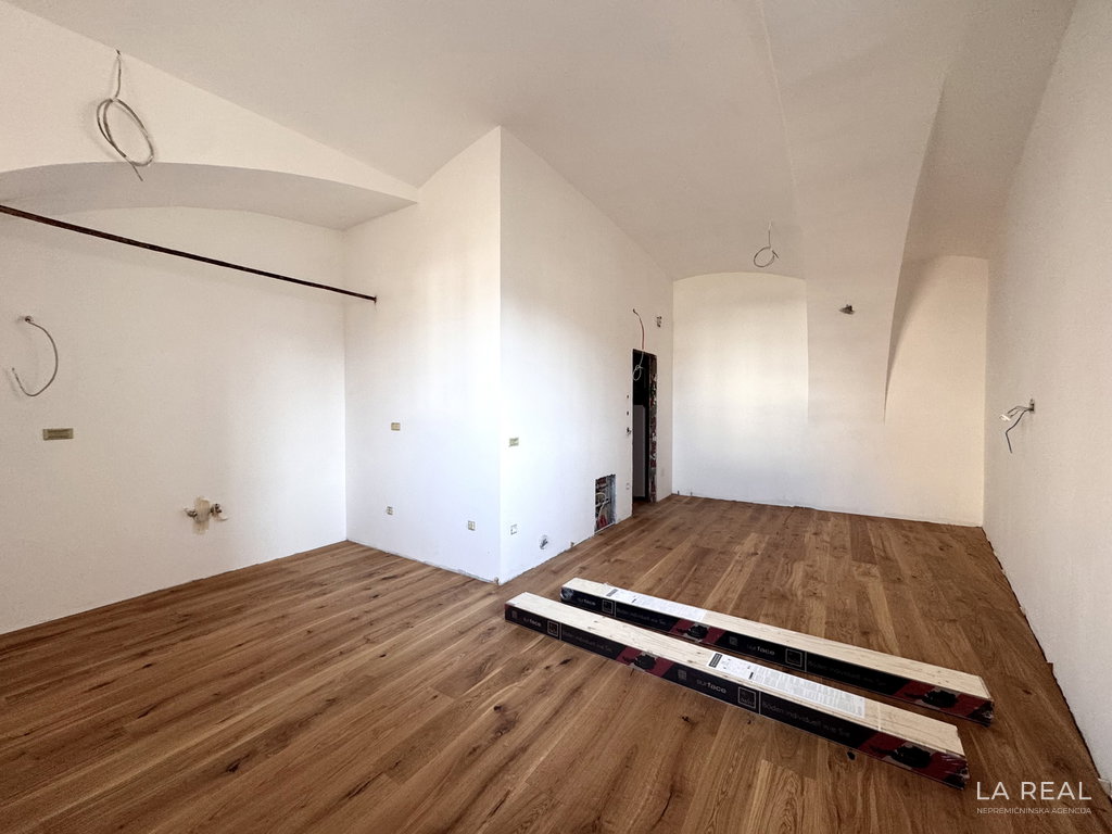 img-90885reg62kb-4032x3024__69d1821b75eba