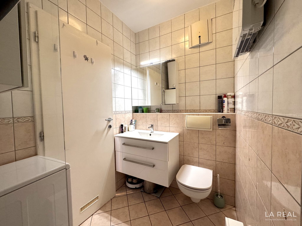 img-9411__xkB7eyWW-4032x3024