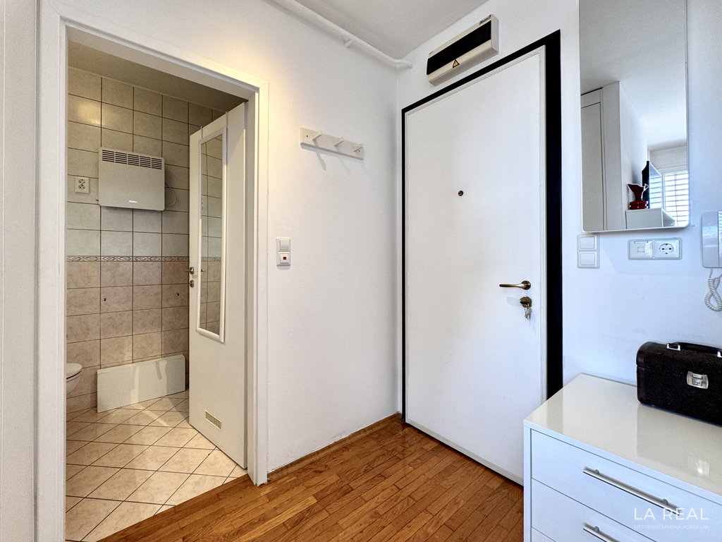 img-9530__gS7dl8e1-3842x2881